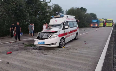 痛心！廣西發(fā)生嚴(yán)重交通事故，救護(hù)車隨行醫(yī)生當(dāng)場身亡 車輛救援服務(wù)的反思與警示